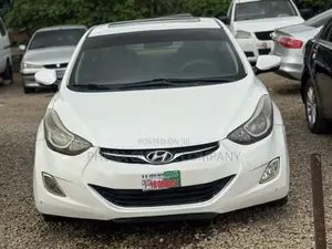 Hyundai Elantra Limited Sedan FWD (1.8L 4cyl 6A) 2013 White