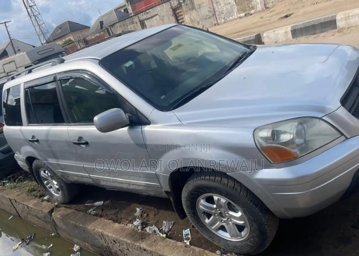 Honda Pilot 2005 Silver