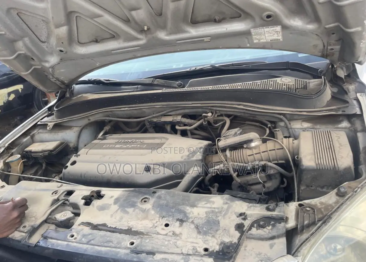 Honda Pilot 2005 Silver