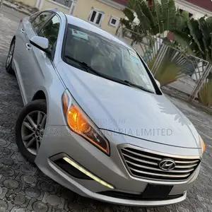 Hyundai Sonata SE 4dr Sedan (2.4L 4cyl 6A) 2015 Silver