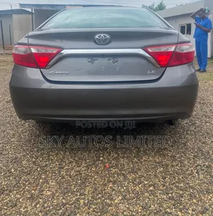 Toyota Camry LE 4dr Sedan (2.5L 4cyl 6A) 2016 Gray