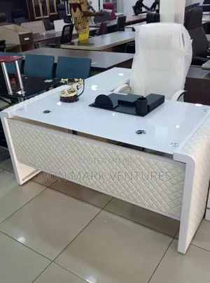Executive Glass Table 1.6miter