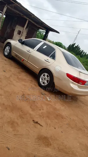 Honda Accord 2006 Gold