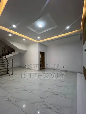 3bdrm Duplex in Off Lekki-Epe Expressway for rent