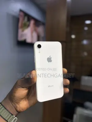 Apple iPhone XR 64 GB White