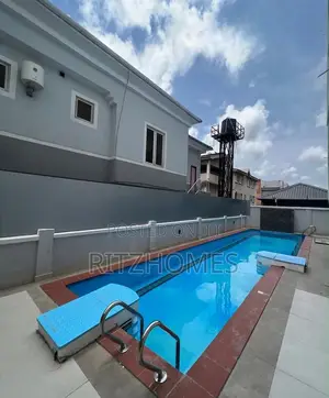 4bdrm Maisonette in Lekki for rent