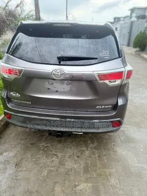 Toyota Highlander XLE V6 4x4 (3.5L 6cyl 6A) 2016 Gray