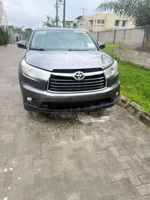 Toyota Highlander XLE V6 4x4 (3.5L 6cyl 6A) 2016 Gray