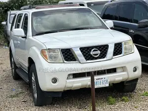 Nissan Pathfinder LE 4x4 2005 White
