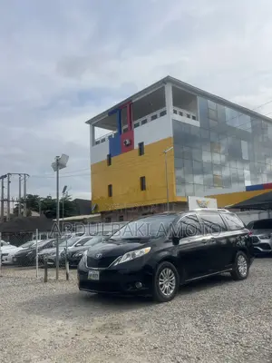Toyota Sienna 2013 Black