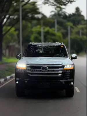 New Toyota Land Cruiser LC300 2025 Black