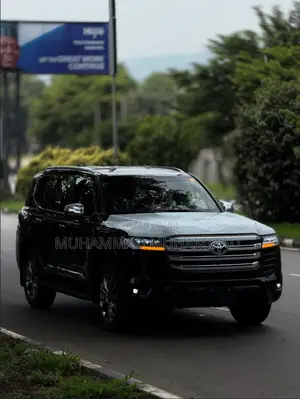 New Toyota Land Cruiser LC300 2025 Black