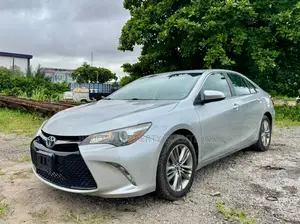 Toyota Camry SE 4dr Sedan (2.5L 4cyl 6A) 2016 Silver