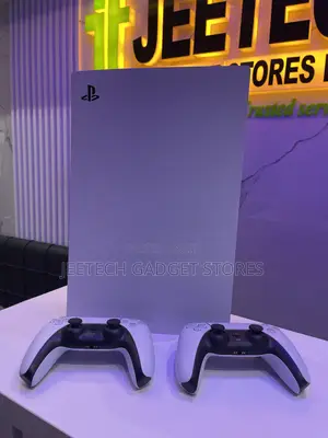 Uk Used Sony Ps5 Game Console and Two Pad