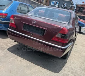 Mercedes-Benz C180 2000 Maroon