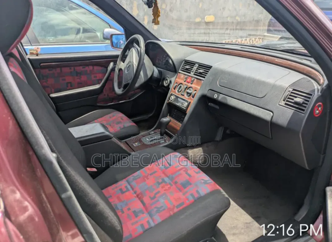 Mercedes-Benz C180 2000 Maroon