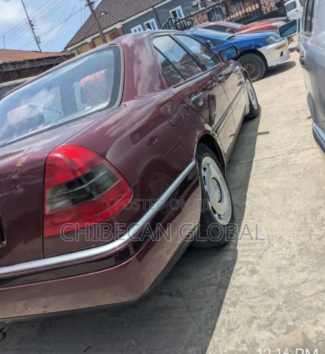 Mercedes-Benz C180 2000 Maroon