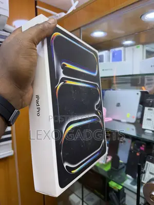 New Apple iPad Pro 13 (2025) 256 GB Black