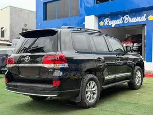 Toyota Land Cruiser 5.7 V8 GXR 2017 Black
