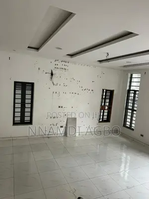 4bdrm Duplex in Chevron for rent