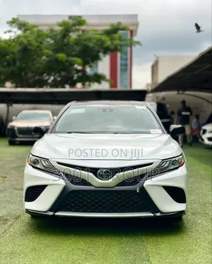 Toyota Camry 2019 White