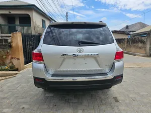 Toyota Highlander 2011 Silver