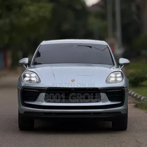 Porsche Macan 2023 Silver