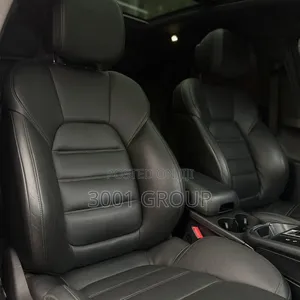 Porsche Macan 2023 Silver