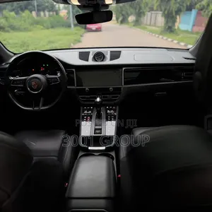 Porsche Macan 2023 Silver