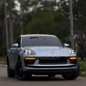 Porsche Macan 2023 Silver