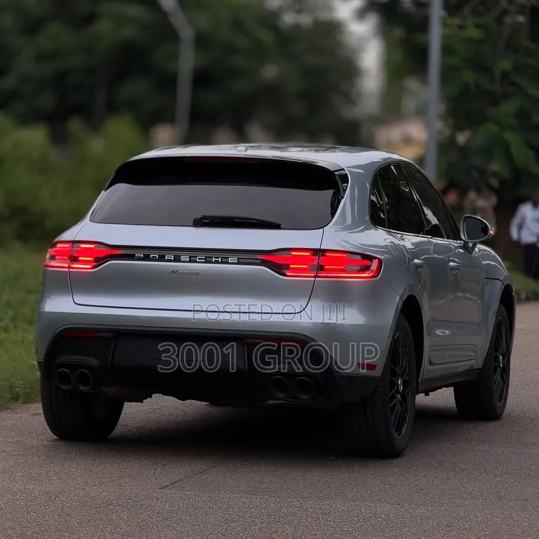 Porsche Macan 2023 Silver