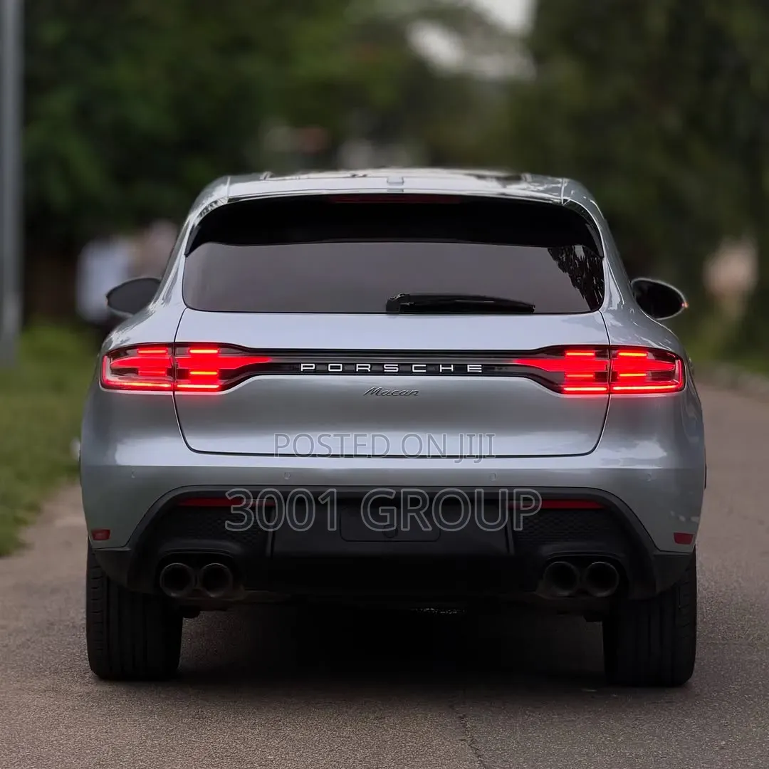 Porsche Macan 2023 Silver