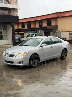 Toyota Camry 2010 Silver