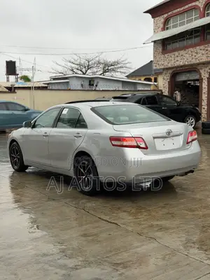 Toyota Camry 2010 Silver