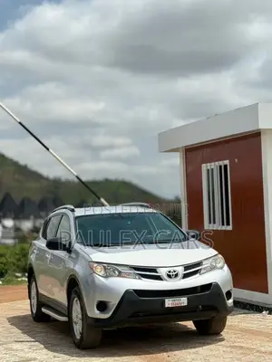 Toyota RAV4 LE FWD (2.5L 4cyl 6A) 2013 Silver