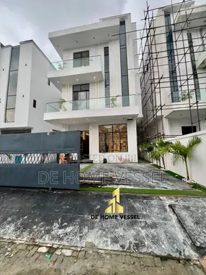 5bdrm Farm House in Lekki for sale