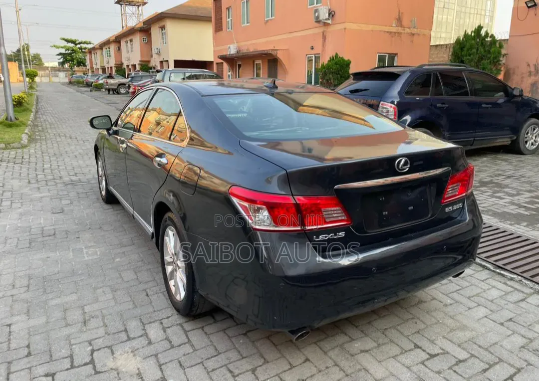 Lexus ES 350 2011 Gray