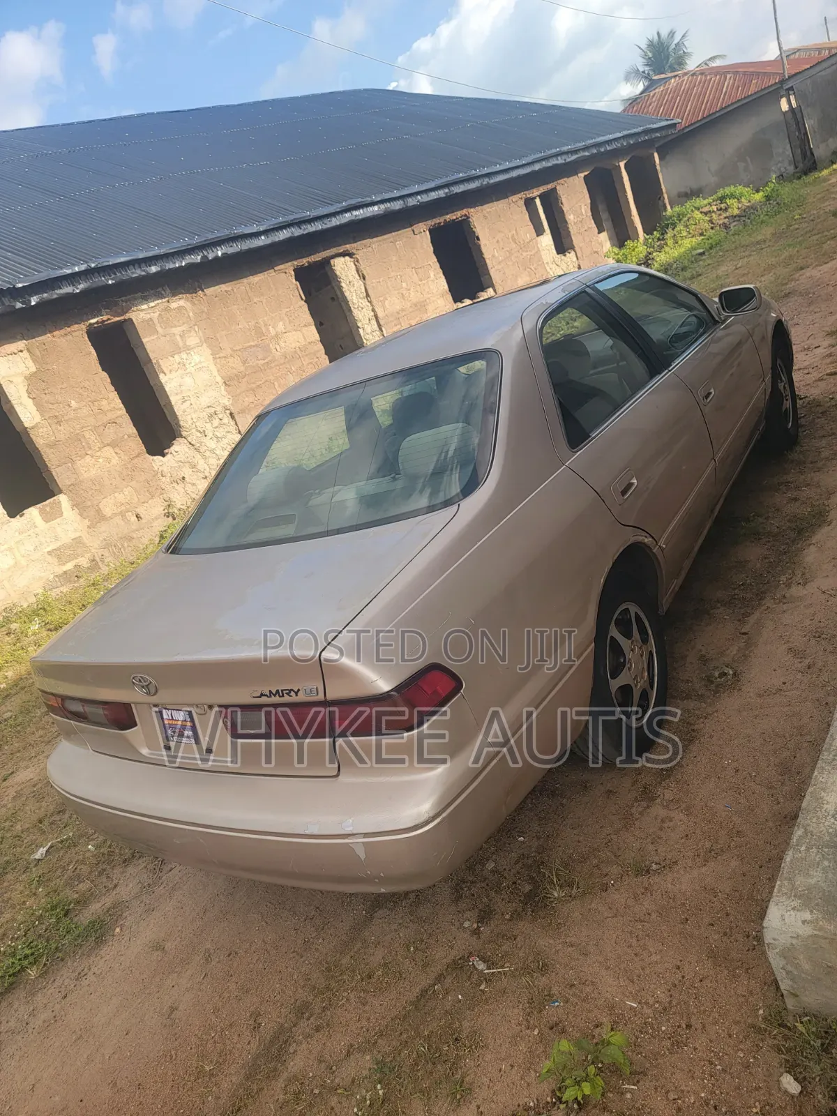 Toyota Camry 2000 Gold
