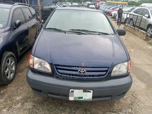 Toyota Sienna 2005 Blue
