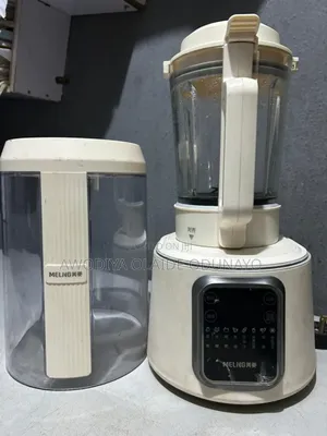 White Soundproof Blender