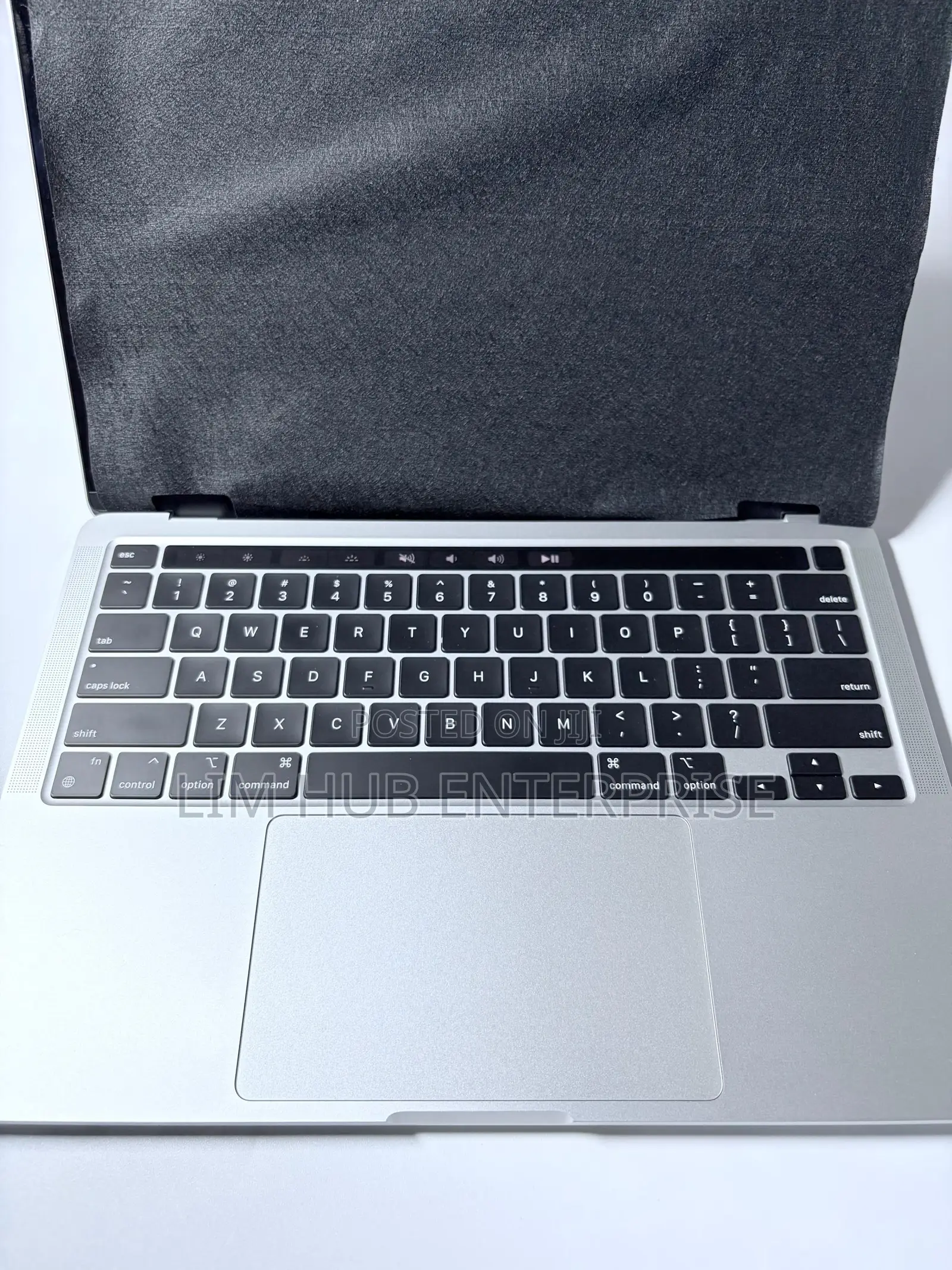 Laptop Apple MacBook Pro 2021 M1 8GB Apple M1 SSD 512GB
