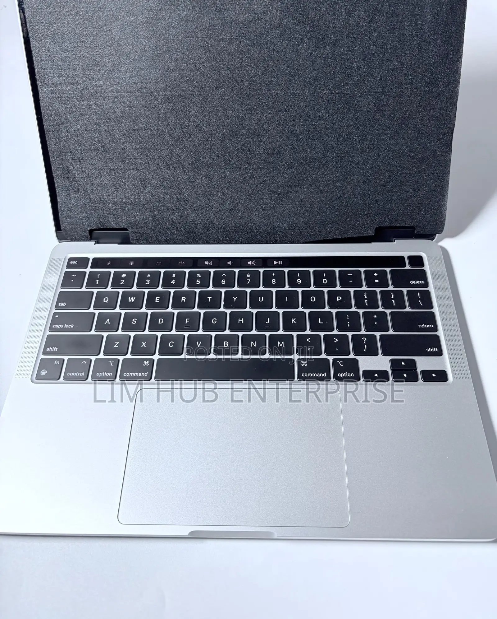Laptop Apple MacBook Pro 2021 M1 8GB Apple M1 SSD 512GB