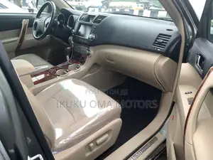 Toyota Highlander Limited 3.5l 4WD 2013 Green