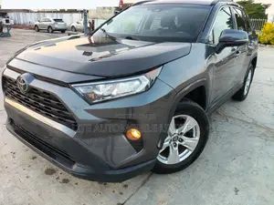 Toyota RAV4 XLE Premium 2022 Gray