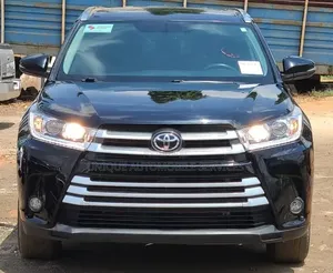 Toyota Highlander XLE 4dr SUV AWD (3.5L 6cyl 6A) 2015 Matt Black