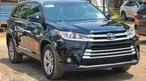 Toyota Highlander XLE 4dr SUV AWD (3.5L 6cyl 6A) 2015 Matt Black
