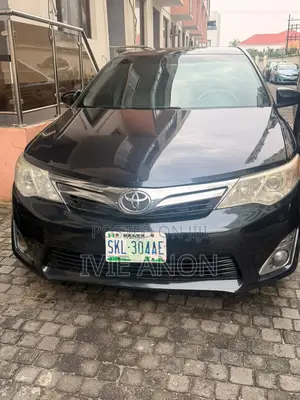 Toyota Camry XLE 4dr Sedan (3.5L 6cyl 6A) 2014 Blue