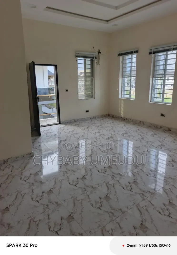 Sharp 4 Bedroom Terrence Duplex