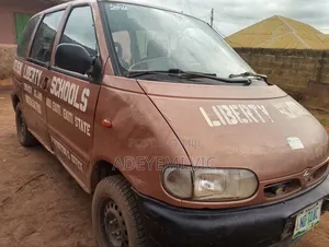 Nissan Serena 2002 Orange