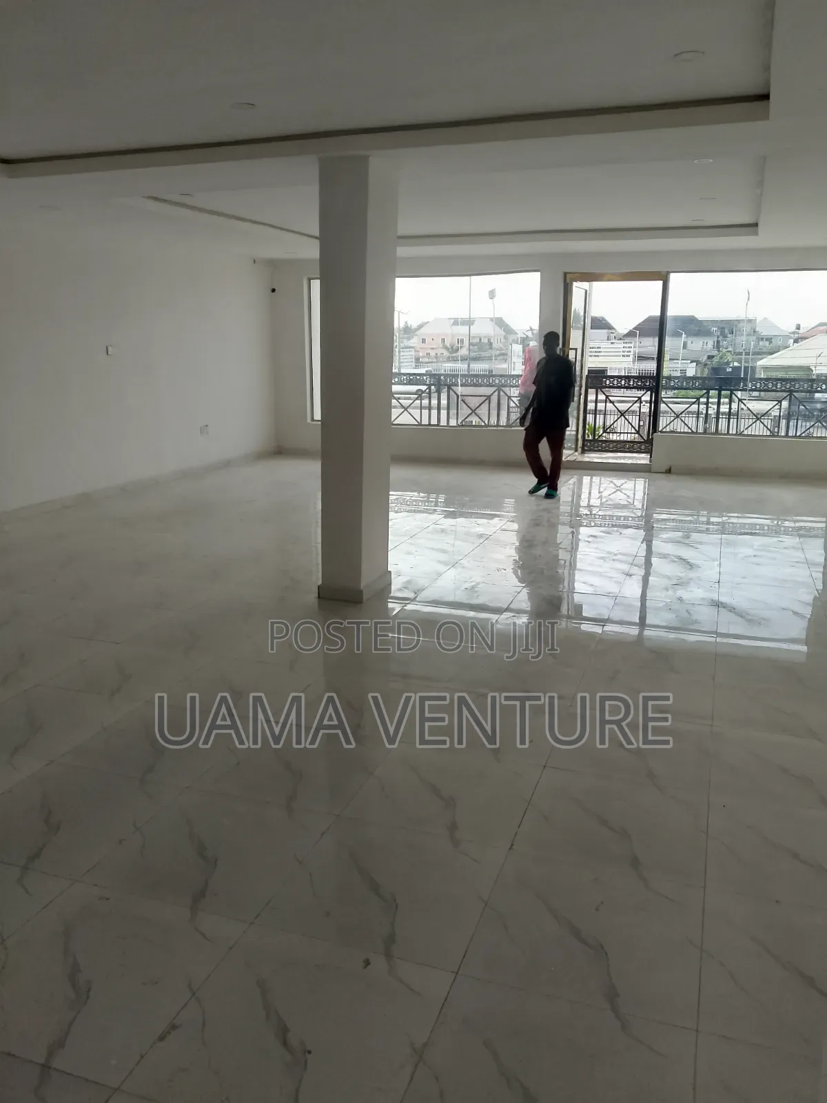 Big Shop/Space to Let